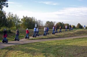 Auffahrt mit dem Segway auf den Elzdamm